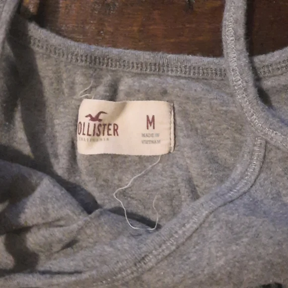 Hollister tank - Picture 3 of 4